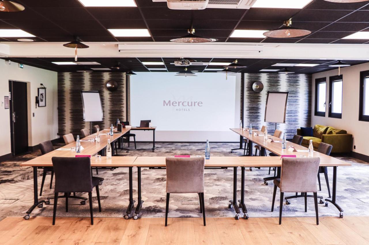Mercure Pau Palais Des Sports Екстериор снимка