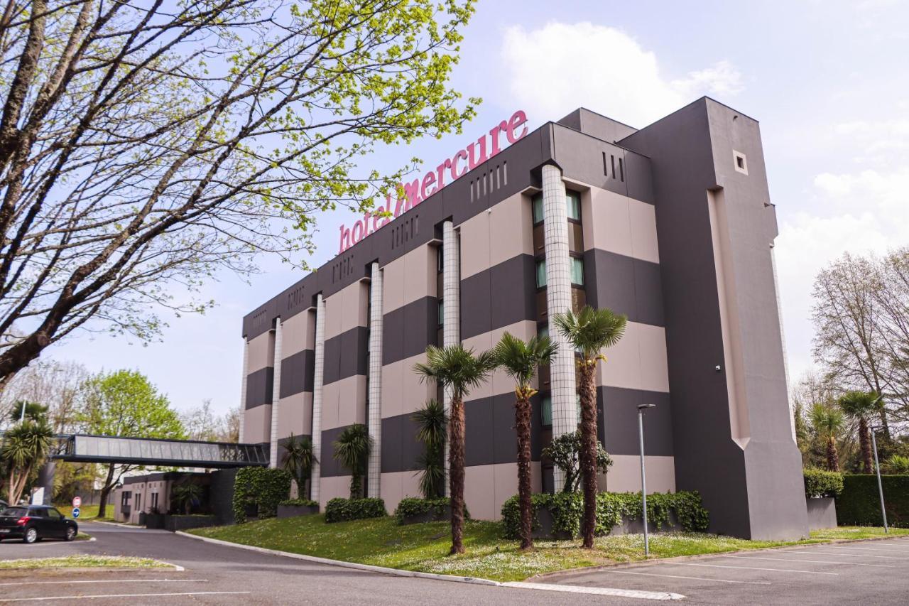 Mercure Pau Palais Des Sports Екстериор снимка