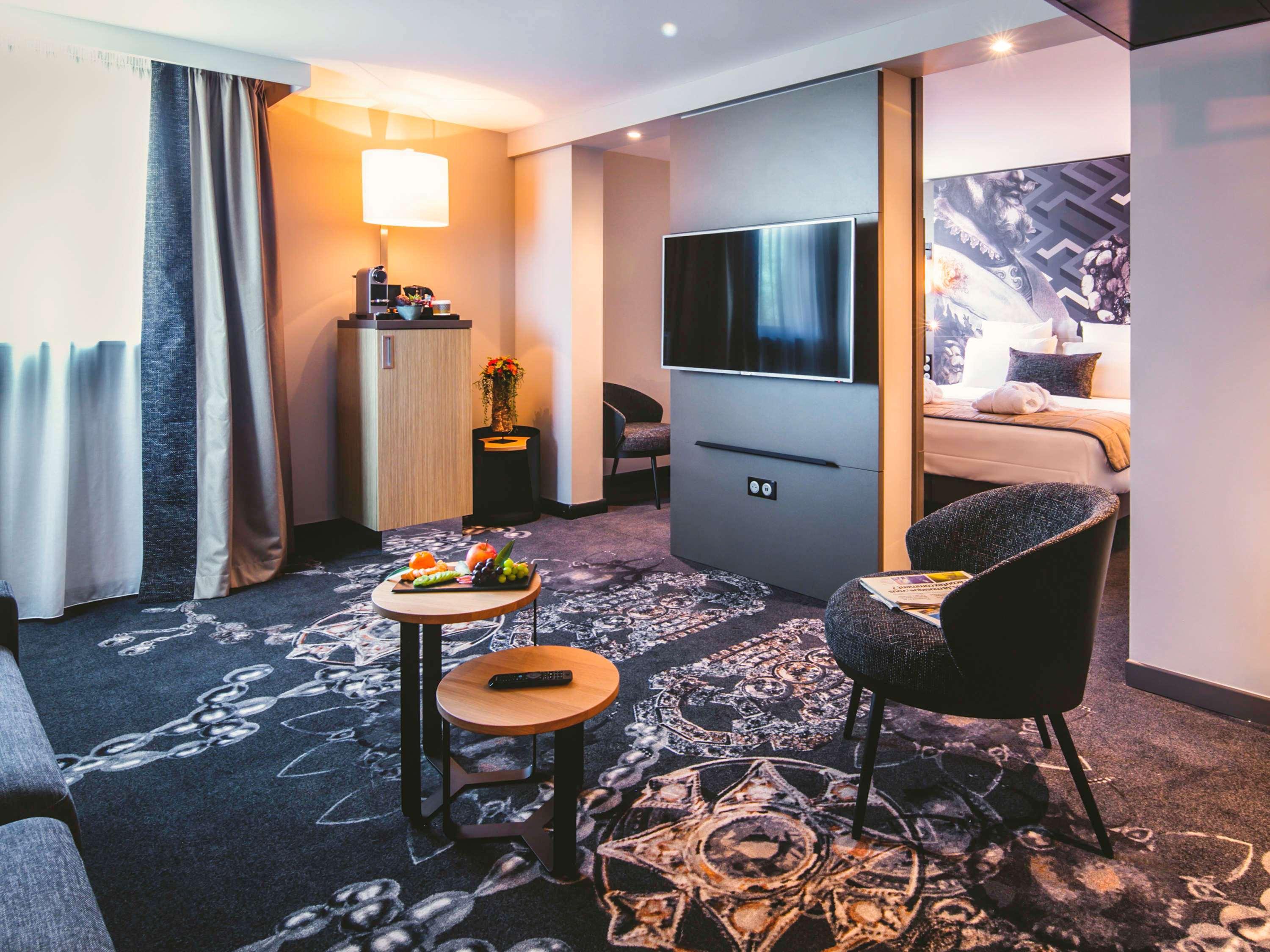 Mercure Pau Palais Des Sports Екстериор снимка