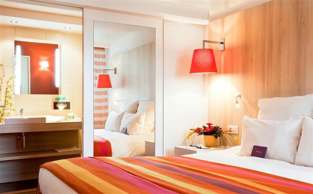Mercure Pau Palais Des Sports Екстериор снимка