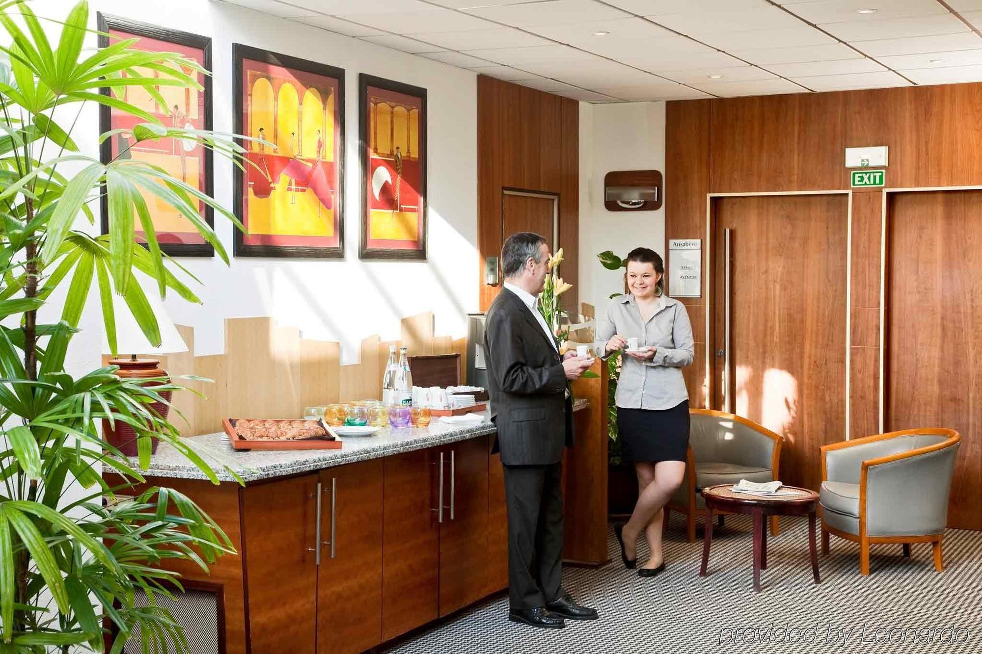 Mercure Pau Palais Des Sports Интериор снимка