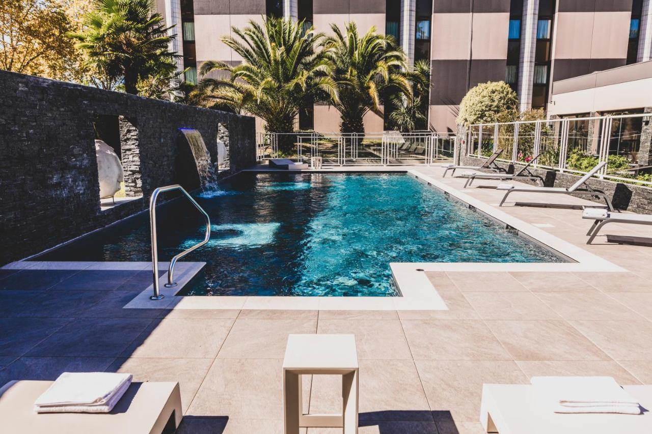 Mercure Pau Palais Des Sports Екстериор снимка