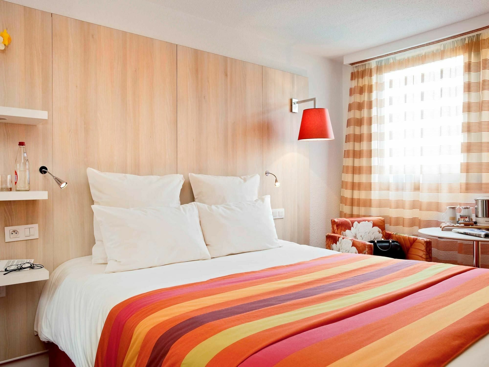 Mercure Pau Palais Des Sports Екстериор снимка
