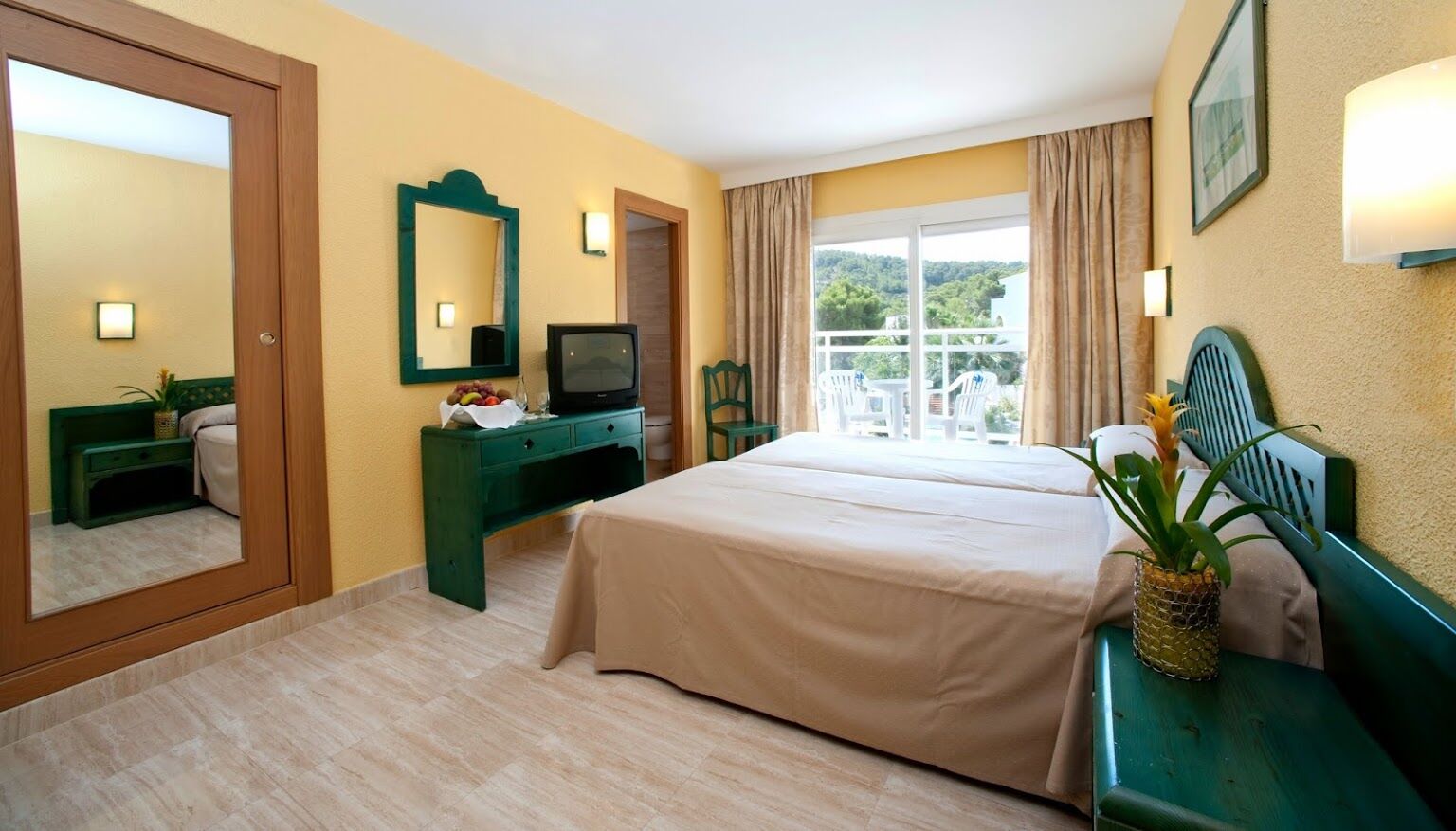 Mercure Pau Palais Des Sports Екстериор снимка