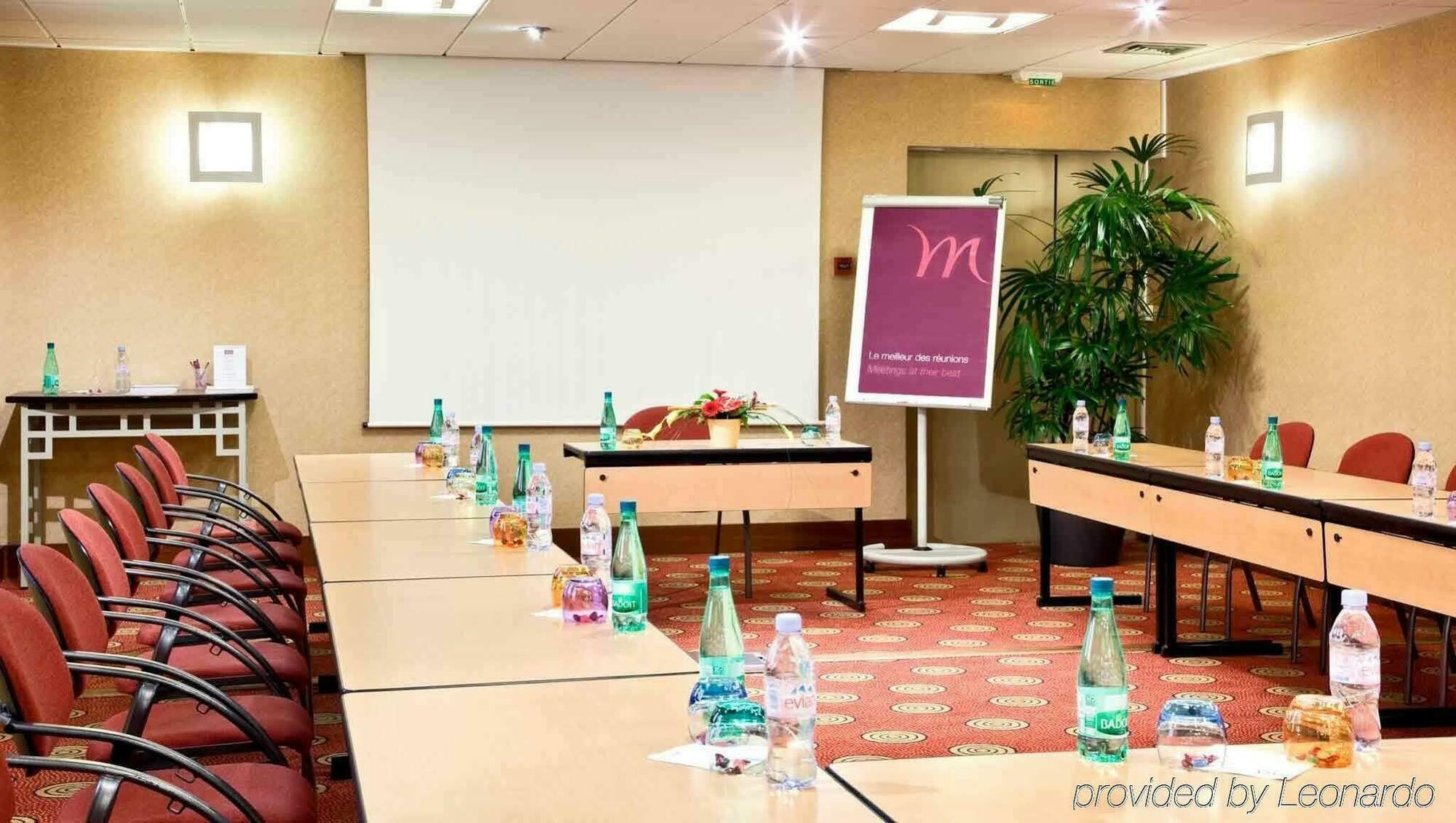 Mercure Pau Palais Des Sports Ресторант снимка